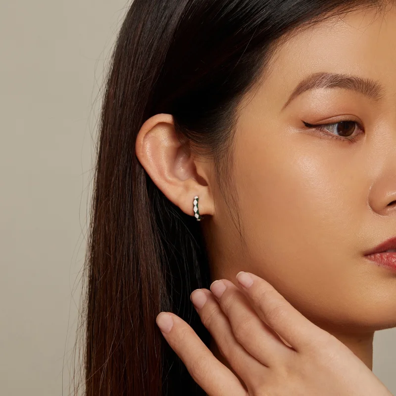 (afbeelding voor) Pandora-stijl Groene en witte diamanten patroon Oorringen - SCE1611-GN - Bekijken 7