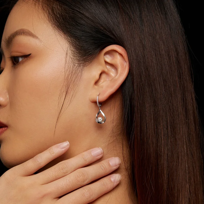 (afbeelding voor) Pandora Stijl Oorbellen met Druppelvormige Moissanite Steen (Twee Certificaten) - Bekijken 5