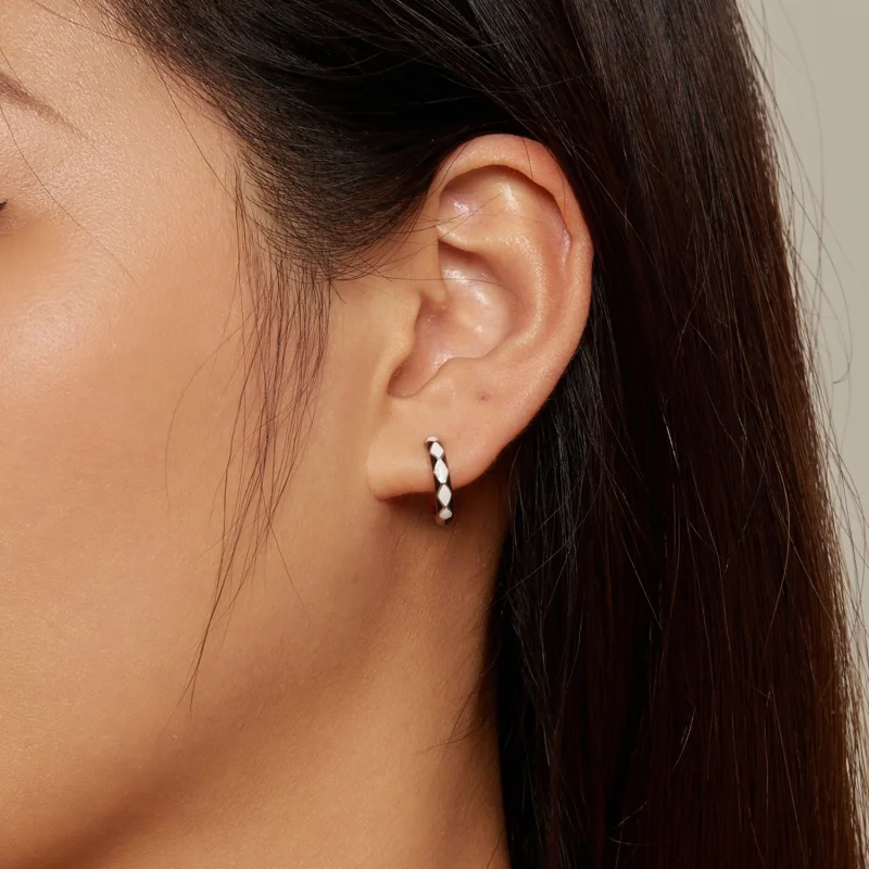 (afbeelding voor) Pandora-stijl Oorringen met een diamantvormig patroon - SCE1611-BK - Bekijken 5