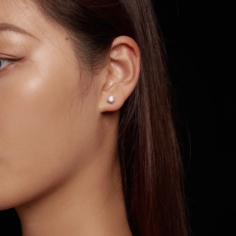 (afbeelding voor) Pandora-stijl 0,5 karaat vierklauw moissanite stekeroorbellen - MSE003-S - Bekijken 6