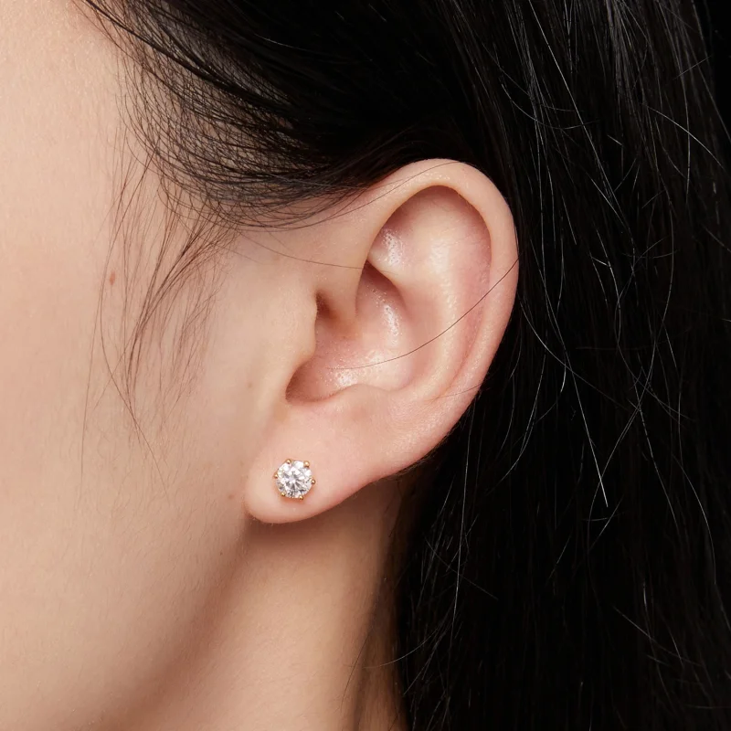 (afbeelding voor) Pandora-stijl vergulde oorbellen met 0,5 karaat zespuntige Moissanite-stenen - M - Bekijken 4