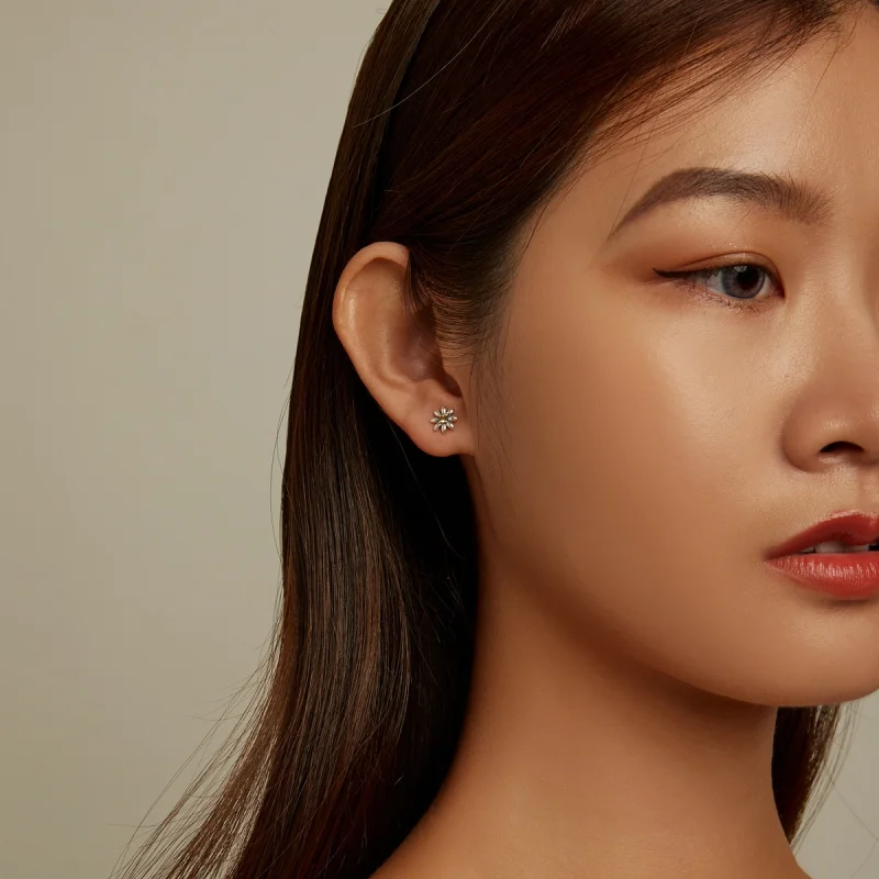 (afbeelding voor) Pandora Style Asymmetrisch Daisy Lieveheersbeestje Oorknopjes - SCE1364 - Bekijken 5