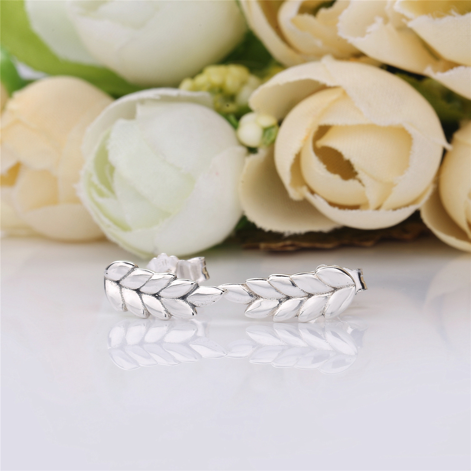 PANDORA Curved Grains Oorbellen 297730
