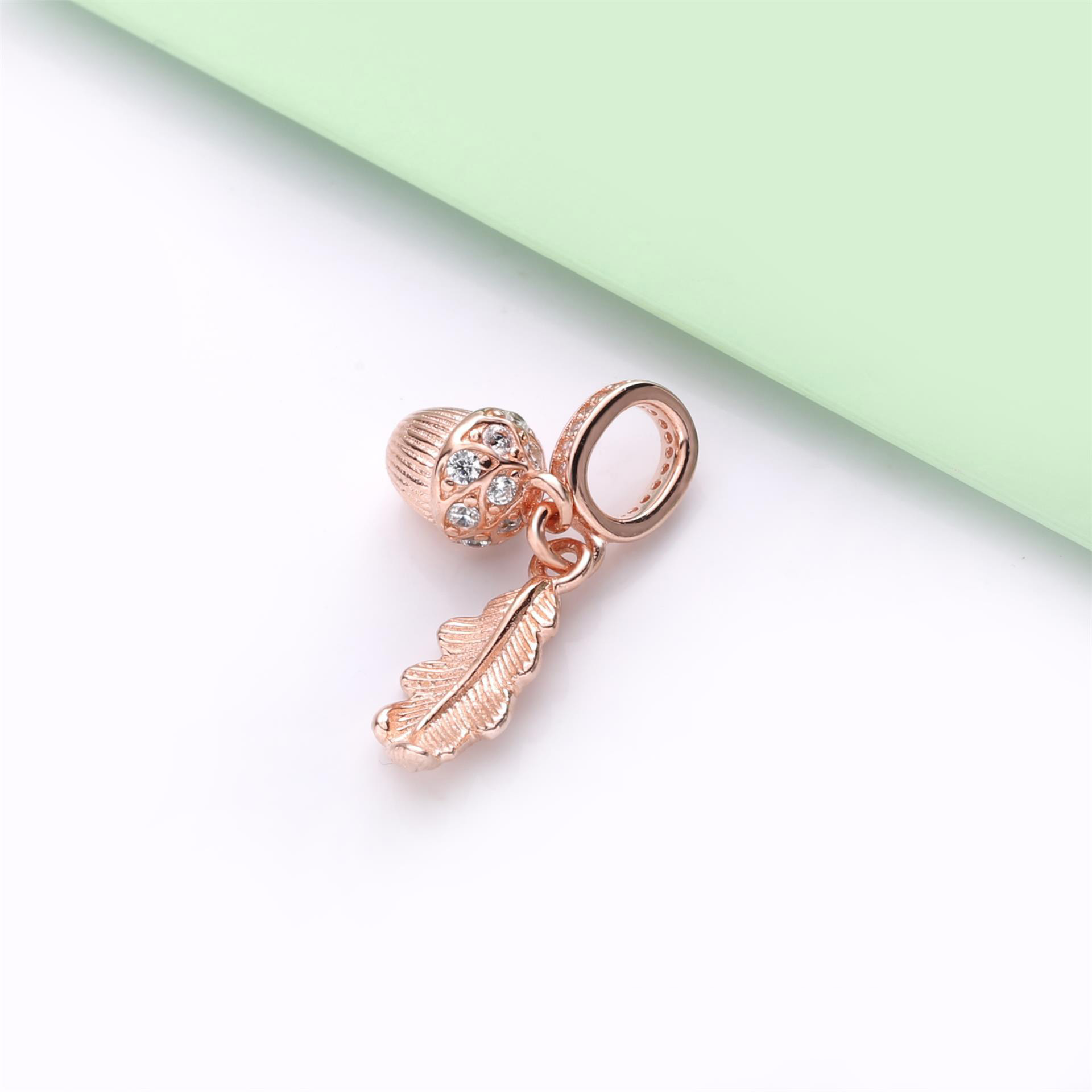 Pandora Eikels En Bladeren Hangende Bedel 788248CZ