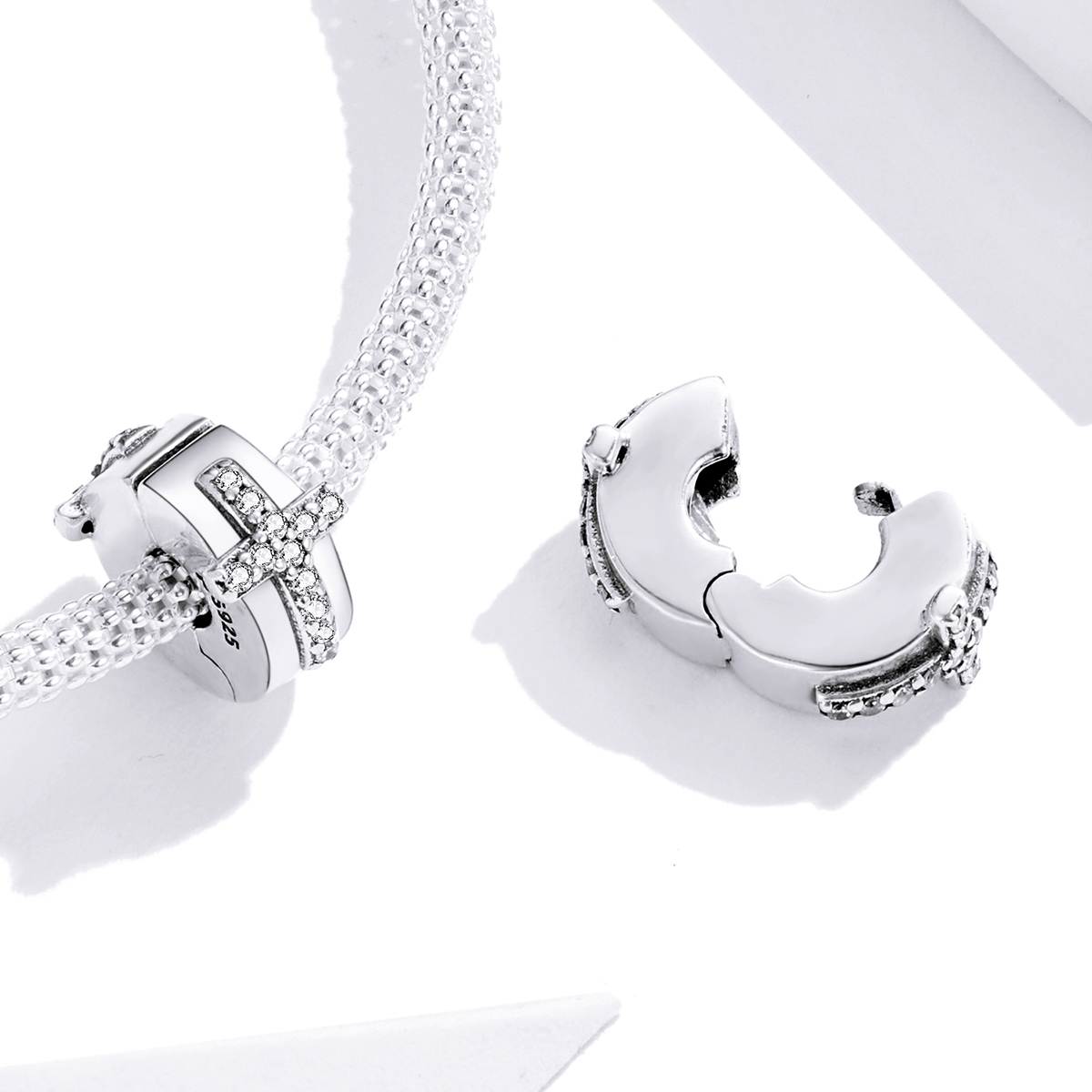 Pandora Style Kruis Clip Bedel - SCC1497