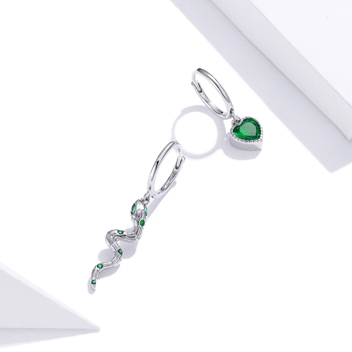 Pandora Style De liefde van de slang en het groene hart Oorhangers - SCE1006