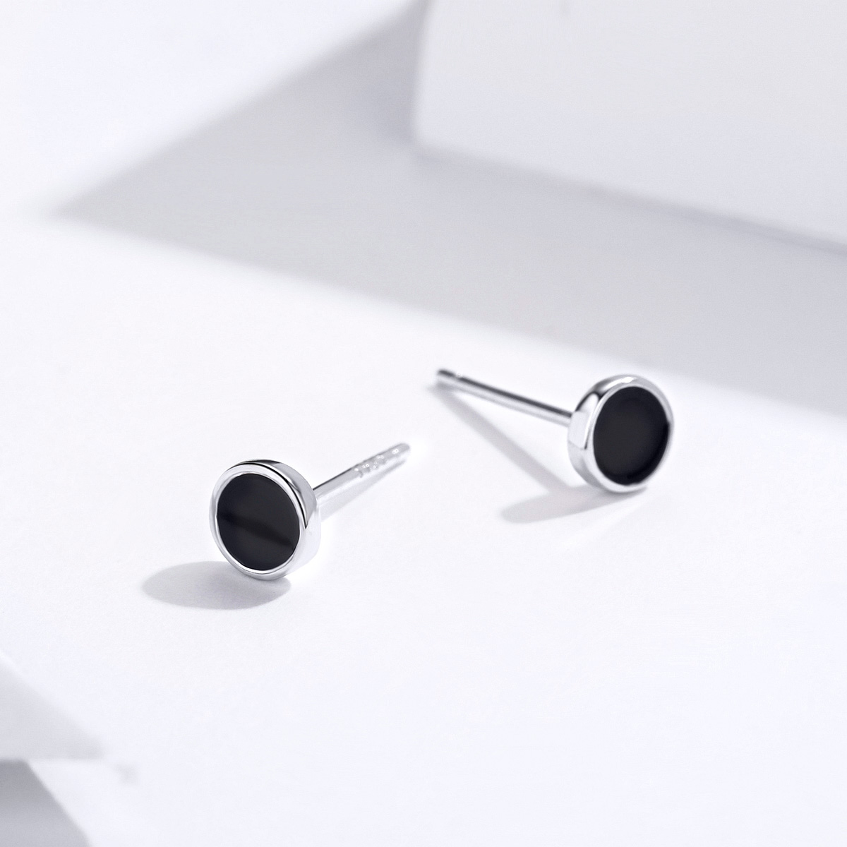 Pandora Style Klein rond stuk Oorknopjes - SCE694