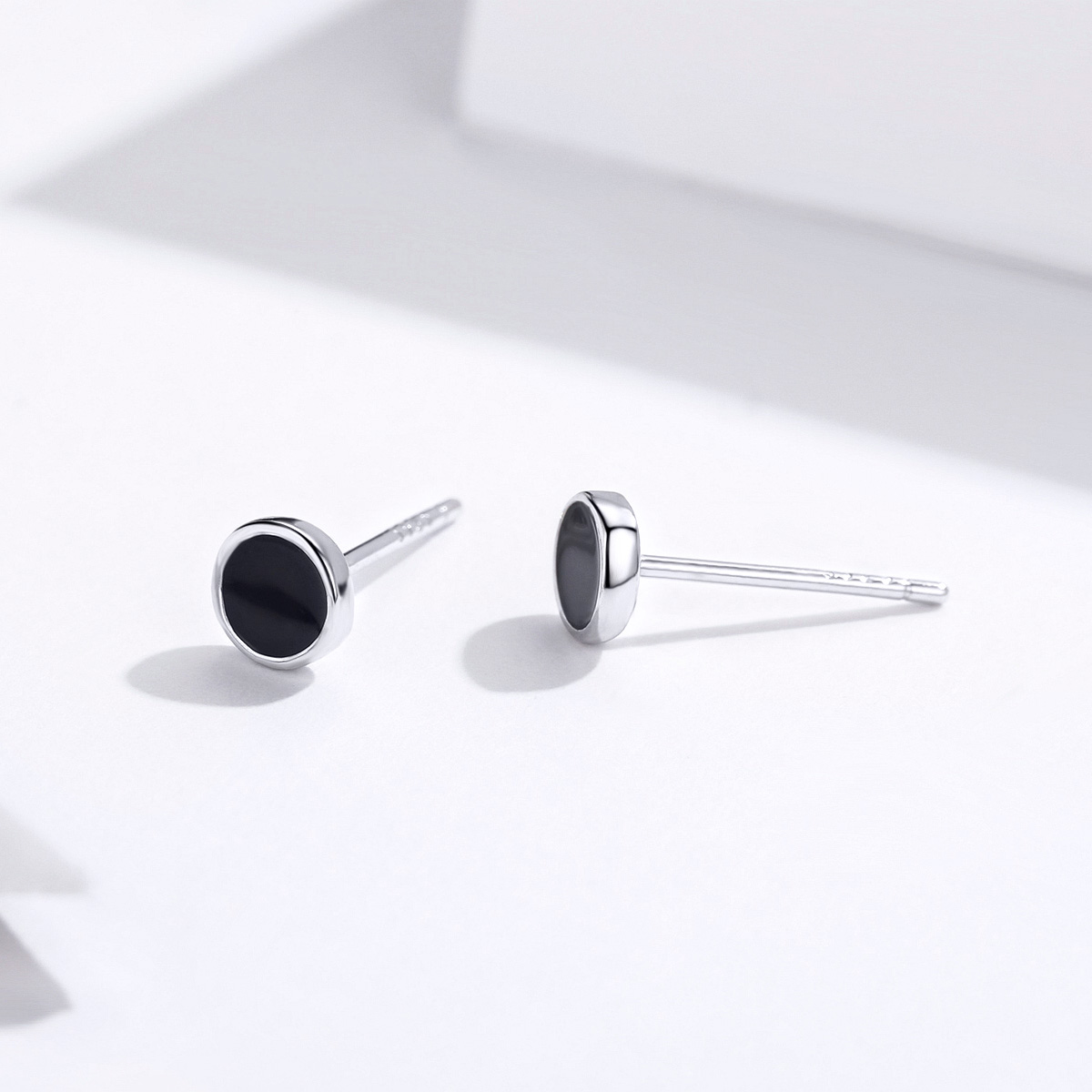 Pandora Style Klein rond stuk Oorknopjes - SCE694