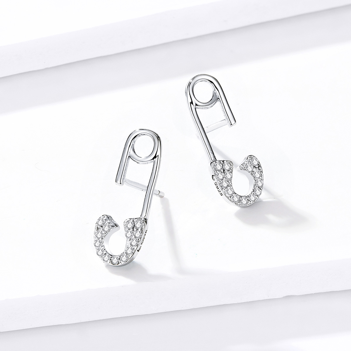 Pandora Style liefdesspeld Oorknopjes - BSE284