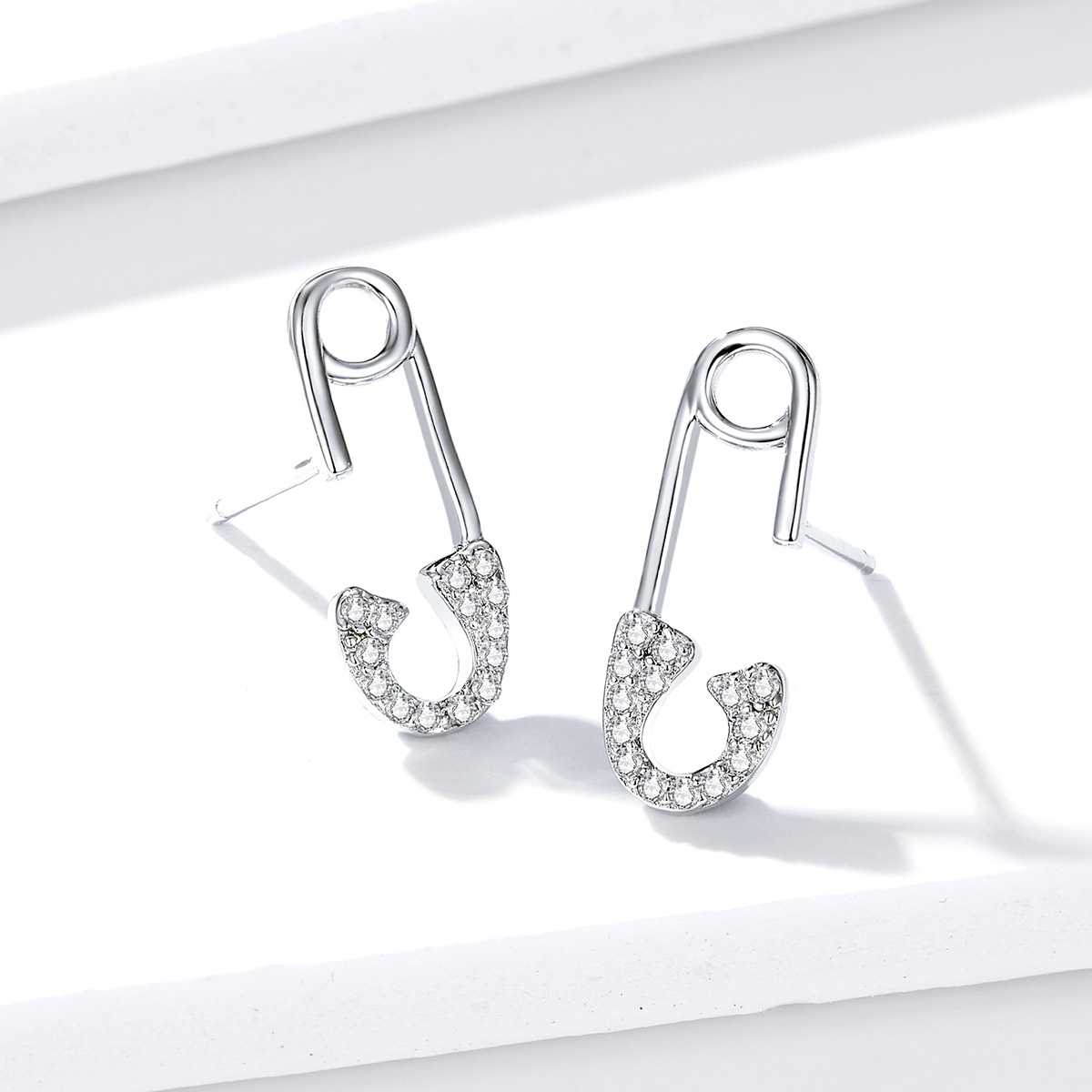 Pandora Style liefdesspeld Oorknopjes - BSE284