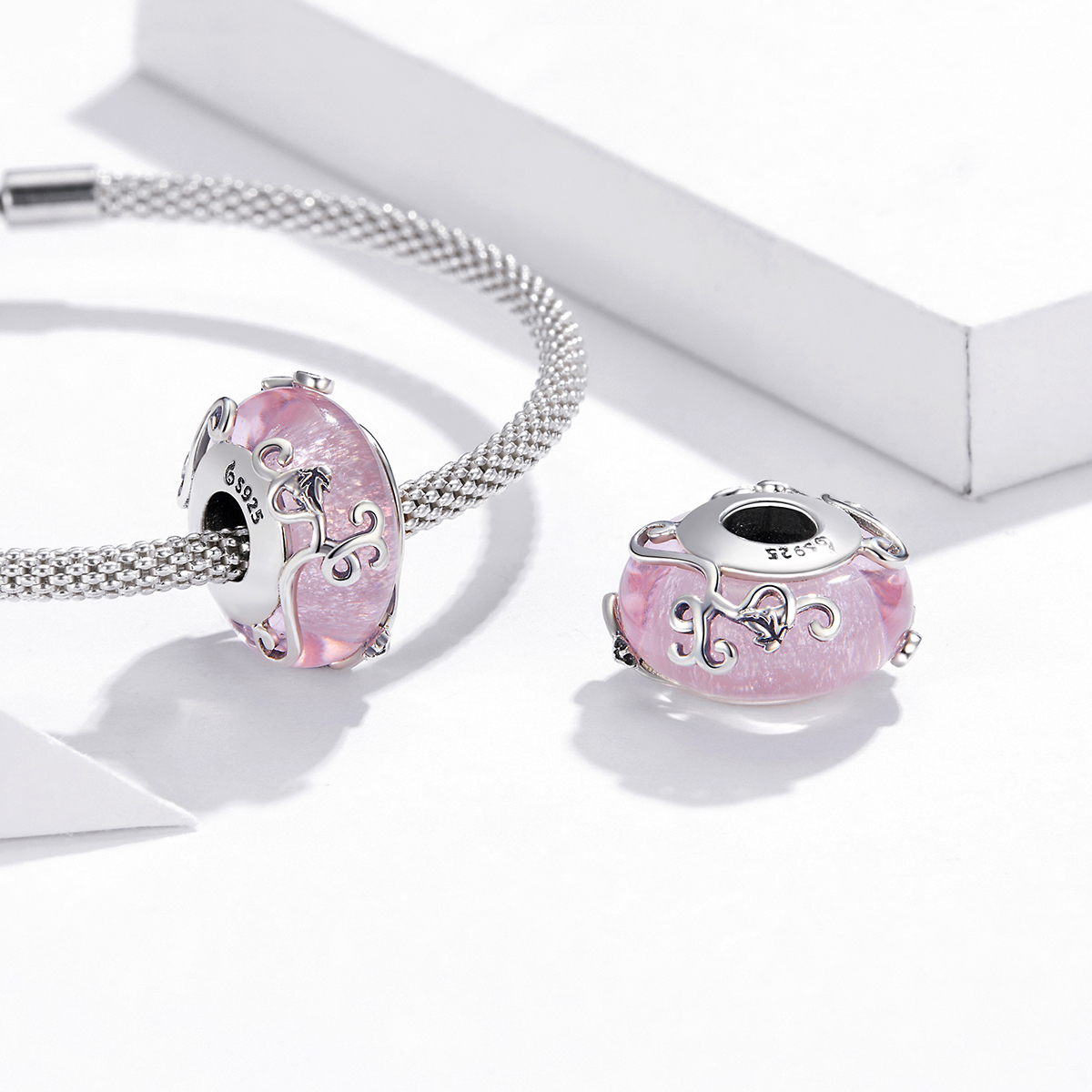 Pandora Style Glanzend glas Bedel - BSC409