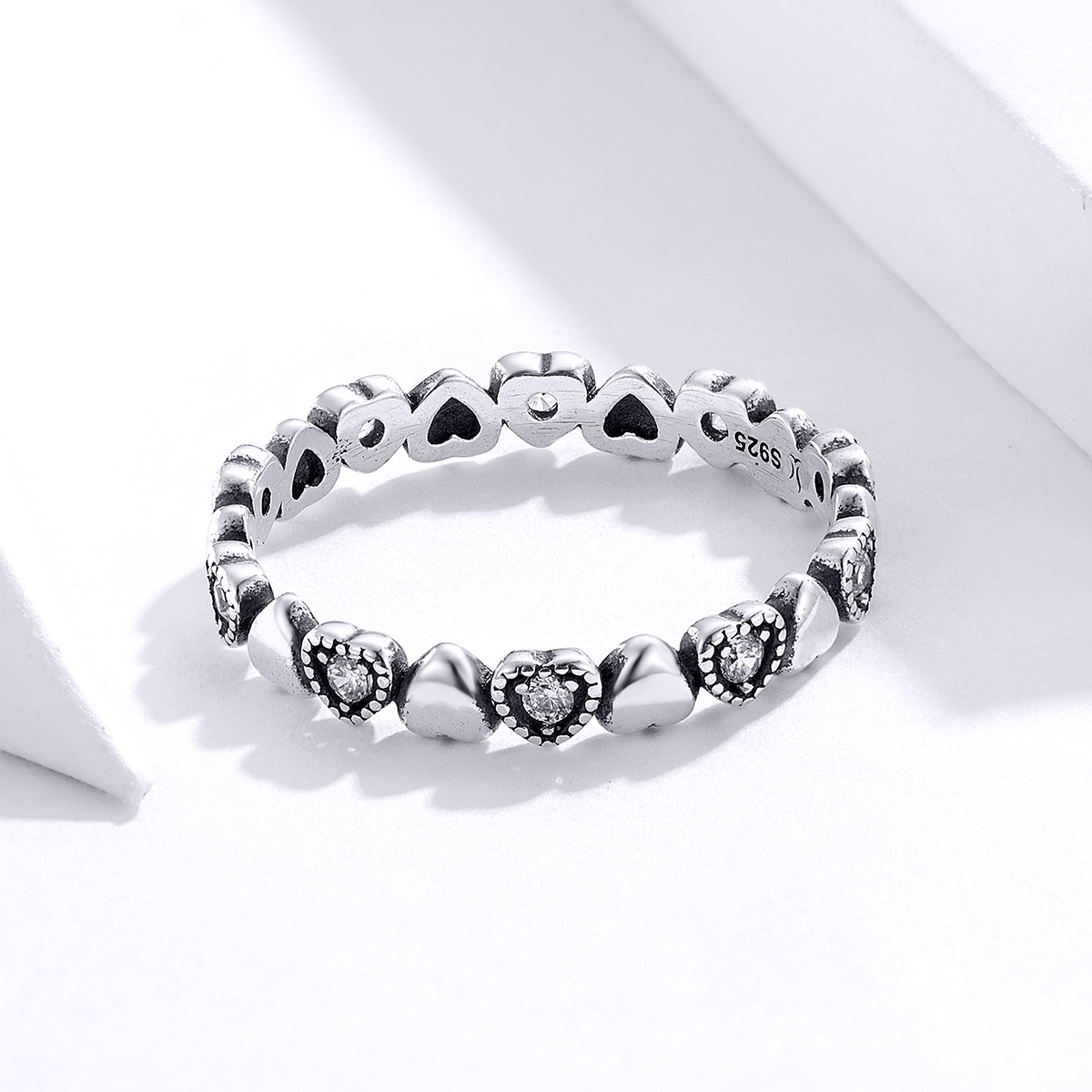 Pandora Style Gekruiste harten Ring - SCR140-WH