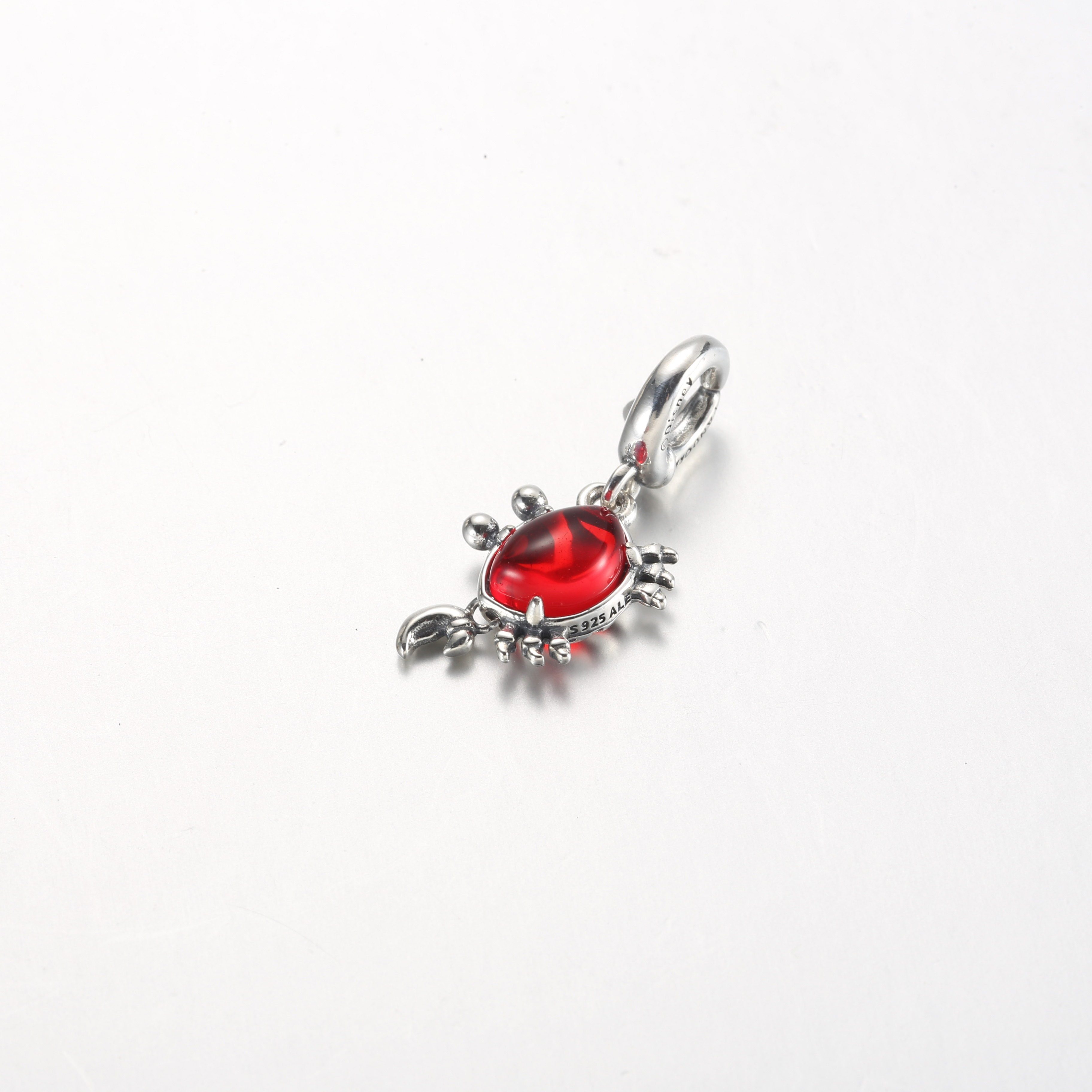 Pandora Disney De Kleine Zeemeermin Sebastian Krab Hangbedel - 792694C01