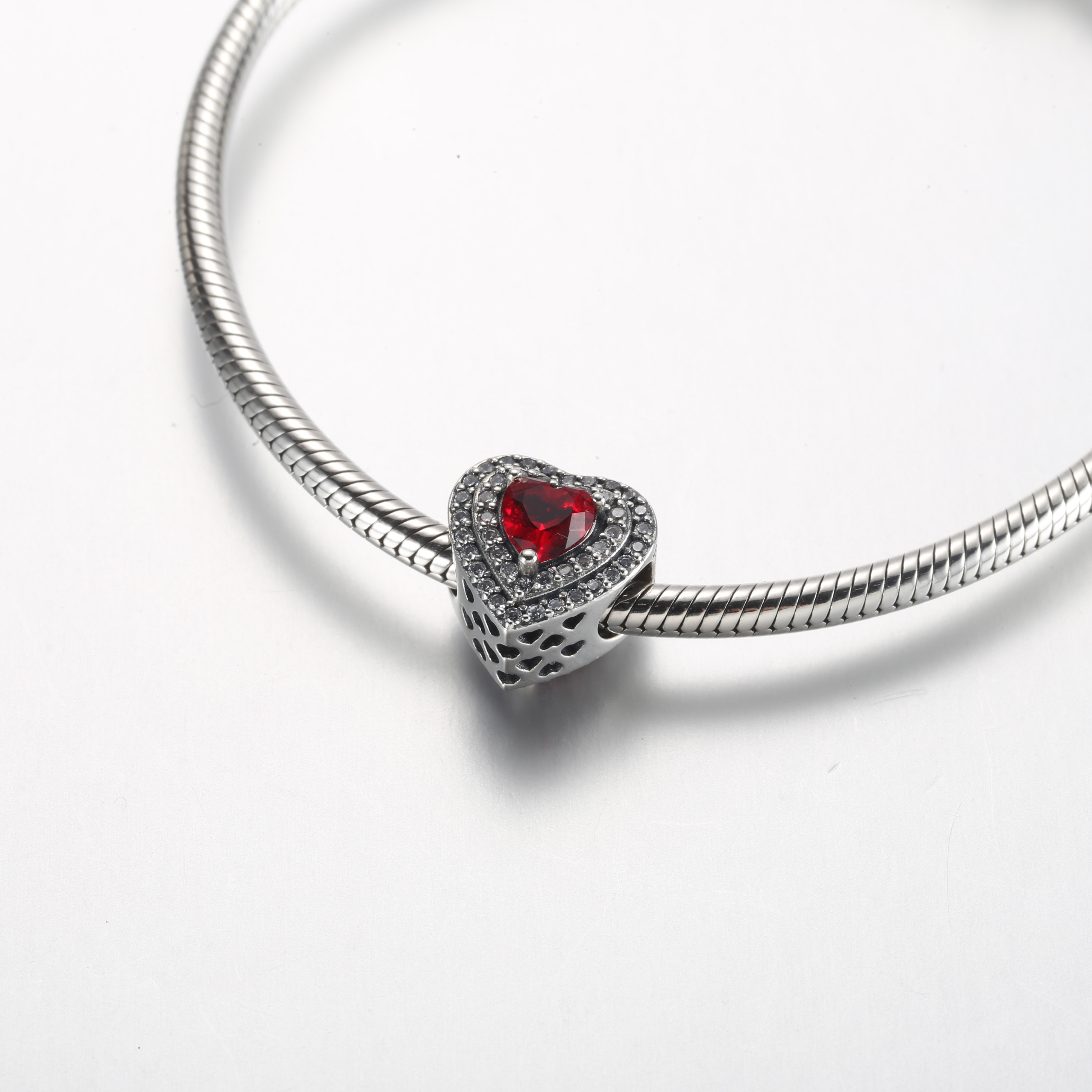 Pandora Sprankelende Niveau Hart Bedel - 799218C02