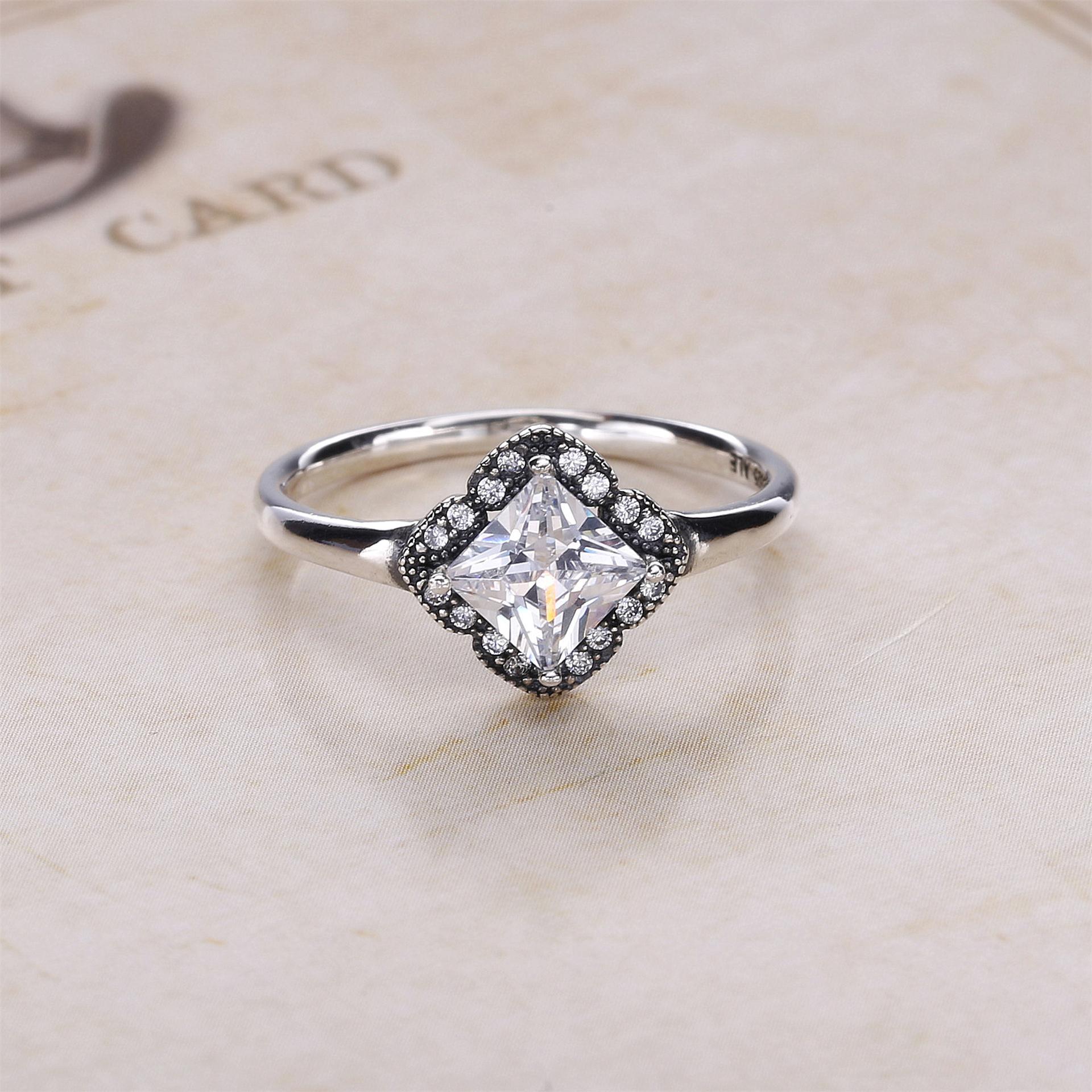 Pandora Zilveren Gekristalliseerde Bloemenfantasie Ring 190966CZ