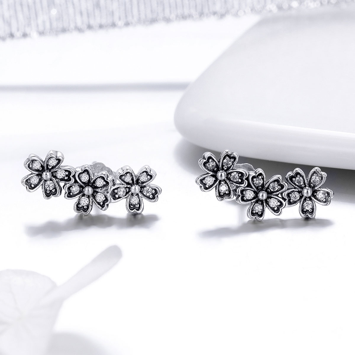 Pandora Style Gecontracteerde Daisy Oorknopjes - SCE419